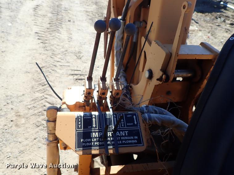 image for item DG2928 2000 Case 660 cable plow