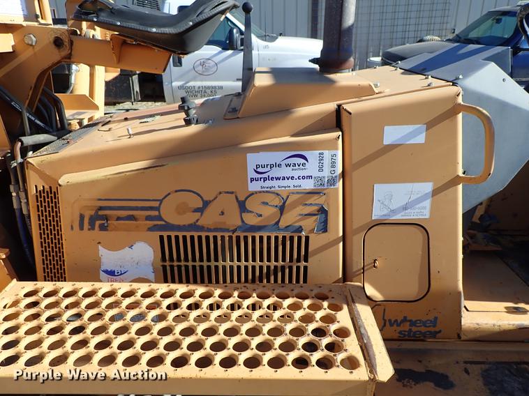 image for item DG2928 2000 Case 660 cable plow