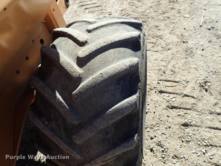 image for item DG2928 2000 Case 660 cable plow