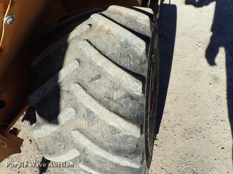 image for item DG2928 2000 Case 660 cable plow