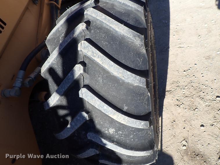 image for item DG2928 2000 Case 660 cable plow