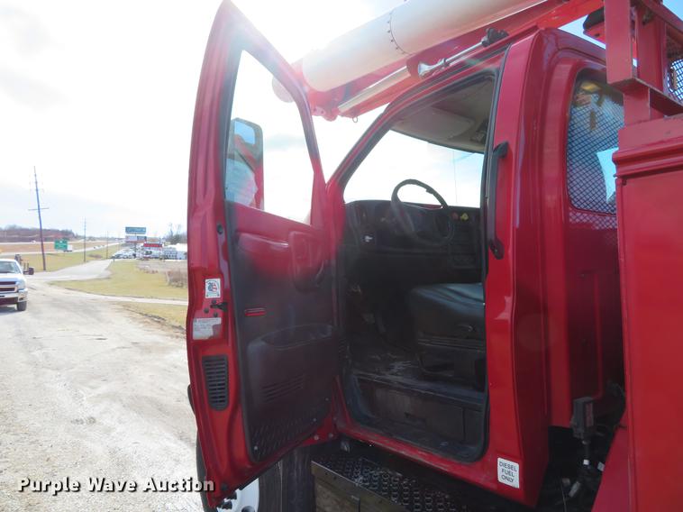 image for item DG3797 2007 Chevrolet C8500 bucket truck