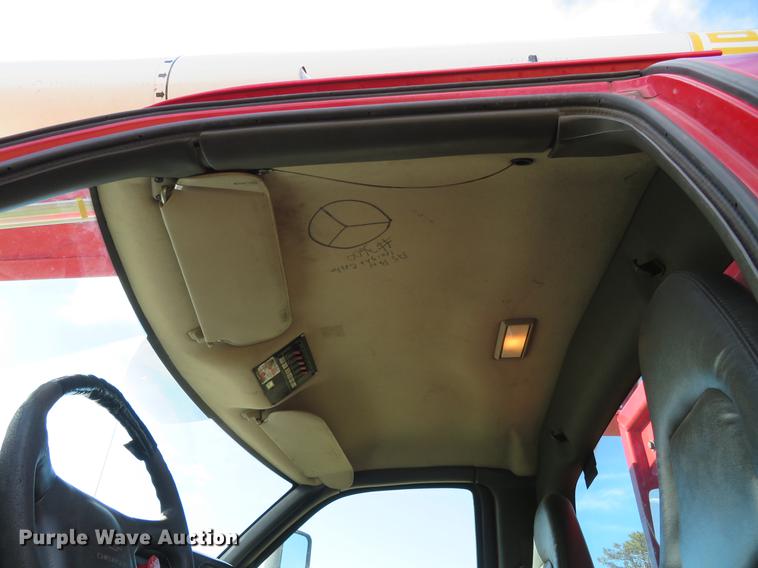 image for item DG3797 2007 Chevrolet C8500 bucket truck