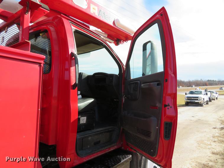 image for item DG3797 2007 Chevrolet C8500 bucket truck