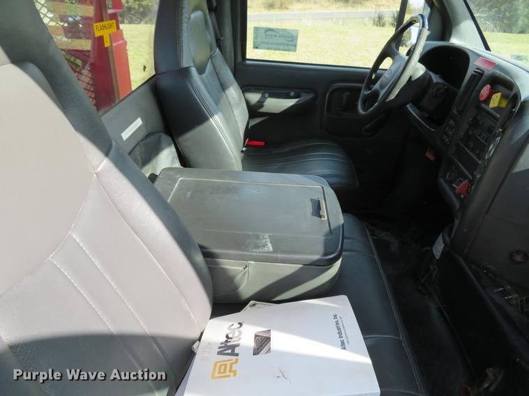 image for item DG3797 2007 Chevrolet C8500 bucket truck