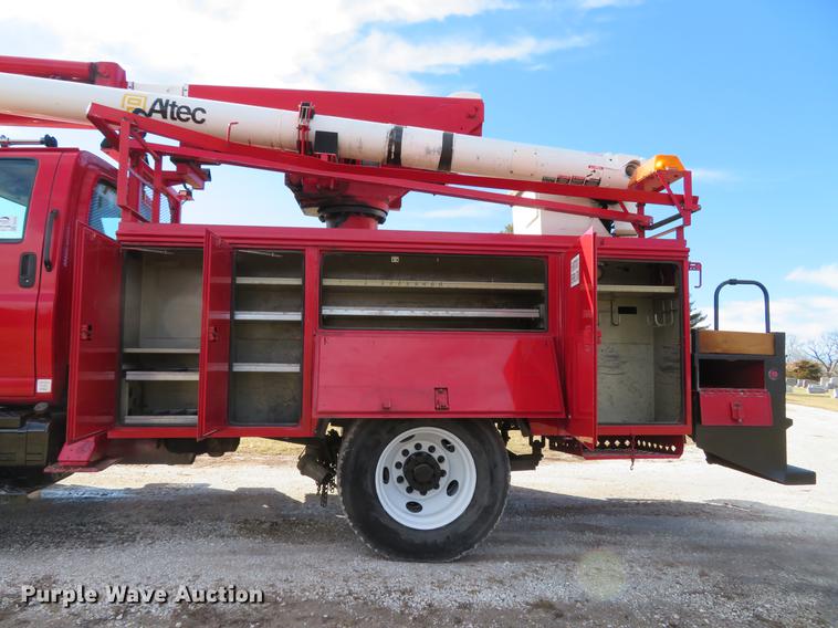 image for item DG3797 2007 Chevrolet C8500 bucket truck