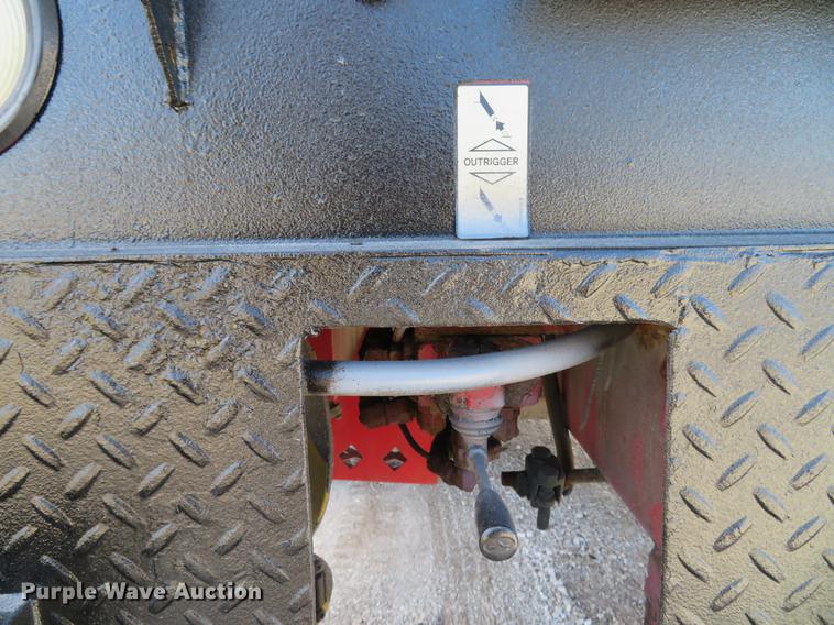 image for item DG3797 2007 Chevrolet C8500 bucket truck