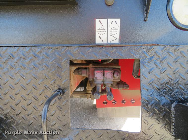 image for item DG3797 2007 Chevrolet C8500 bucket truck