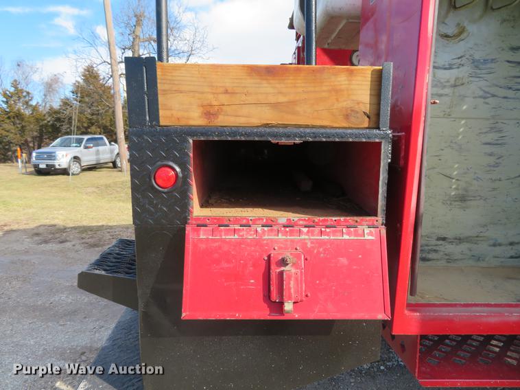 image for item DG3797 2007 Chevrolet C8500 bucket truck