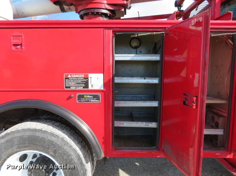 image for item DG3797 2007 Chevrolet C8500 bucket truck