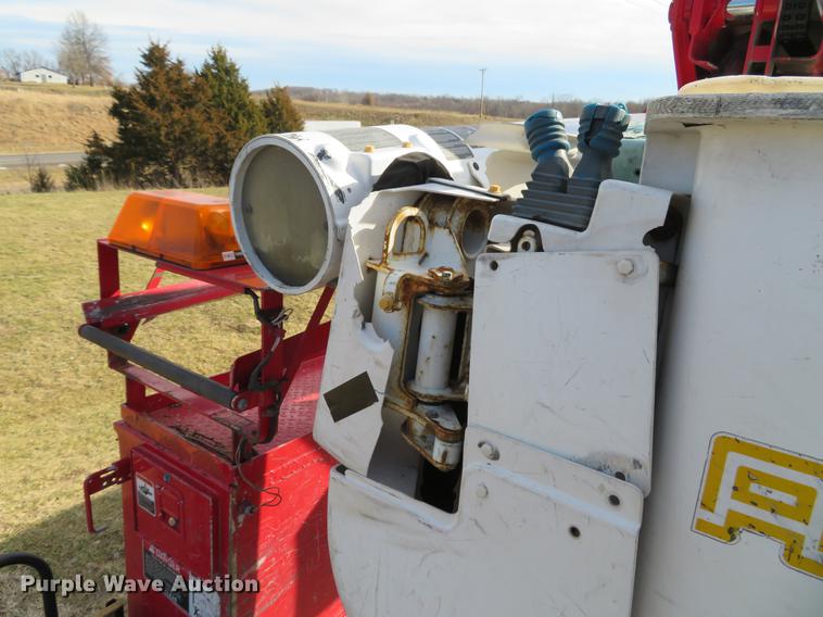 image for item DG3797 2007 Chevrolet C8500 bucket truck