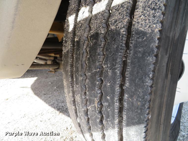 image for item DG3797 2007 Chevrolet C8500 bucket truck