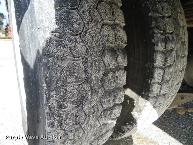 image for item DG3797 2007 Chevrolet C8500 bucket truck