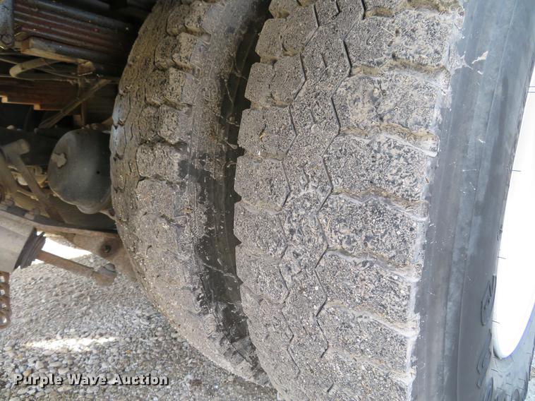 image for item DG3797 2007 Chevrolet C8500 bucket truck