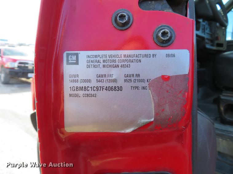 image for item DG3797 2007 Chevrolet C8500 bucket truck