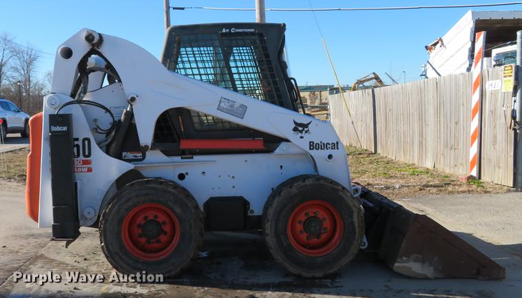 image for item DG3803 2003 Bobcat S250 skid steer