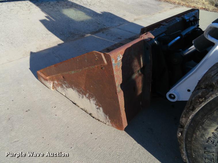 image for item DG3803 2003 Bobcat S250 skid steer