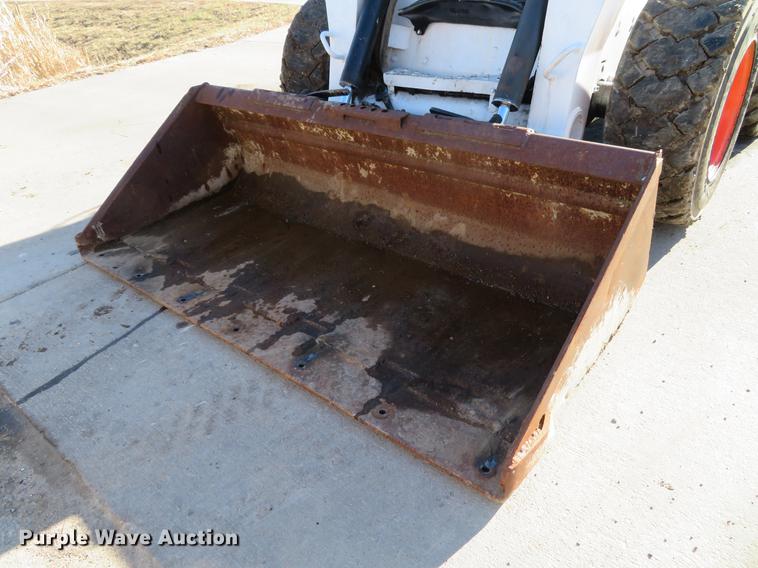 image for item DG3803 2003 Bobcat S250 skid steer