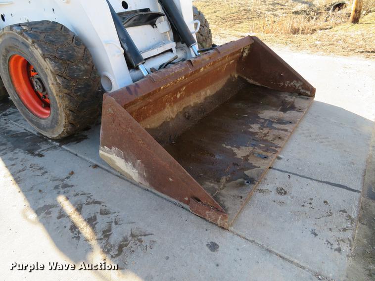 image for item DG3803 2003 Bobcat S250 skid steer
