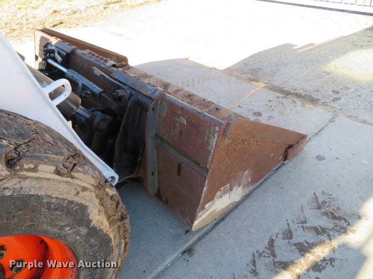 image for item DG3803 2003 Bobcat S250 skid steer