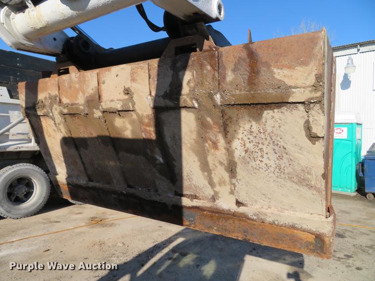 image for item DG3803 2003 Bobcat S250 skid steer