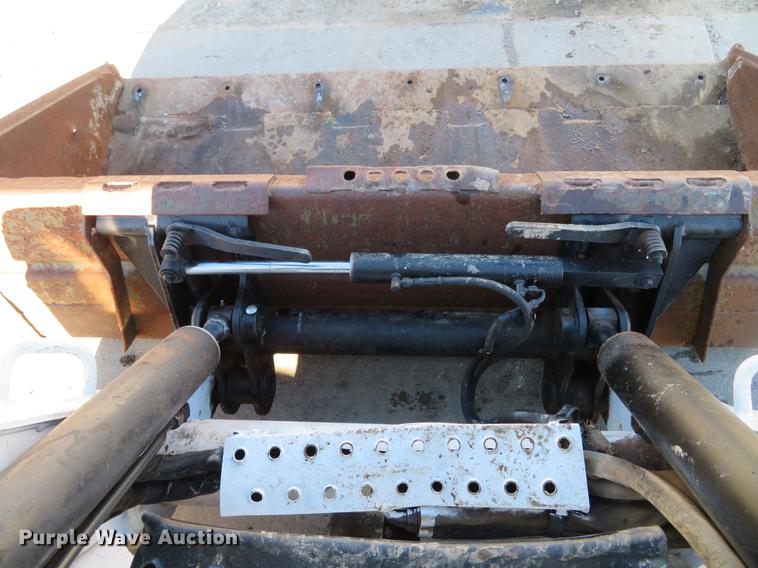 image for item DG3803 2003 Bobcat S250 skid steer
