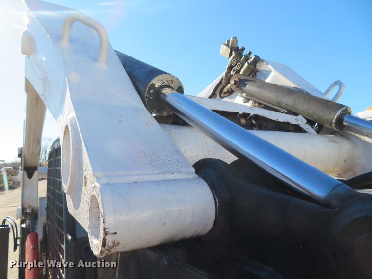 image for item DG3803 2003 Bobcat S250 skid steer