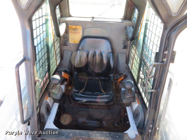 image for item DG3803 2003 Bobcat S250 skid steer