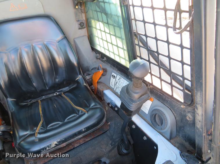 image for item DG3803 2003 Bobcat S250 skid steer