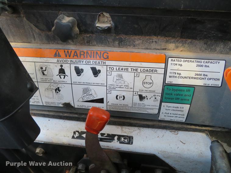 image for item DG3803 2003 Bobcat S250 skid steer