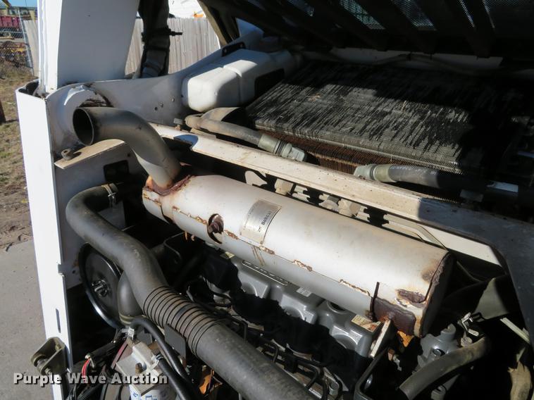 image for item DG3803 2003 Bobcat S250 skid steer