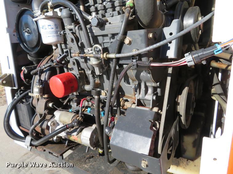 image for item DG3803 2003 Bobcat S250 skid steer