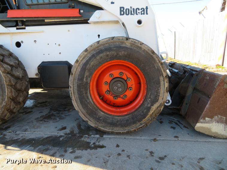image for item DG3803 2003 Bobcat S250 skid steer