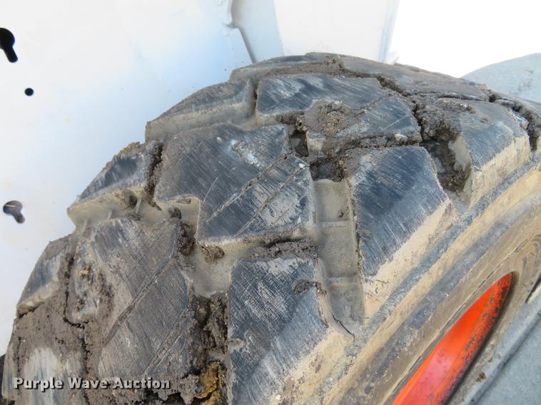 image for item DG3803 2003 Bobcat S250 skid steer