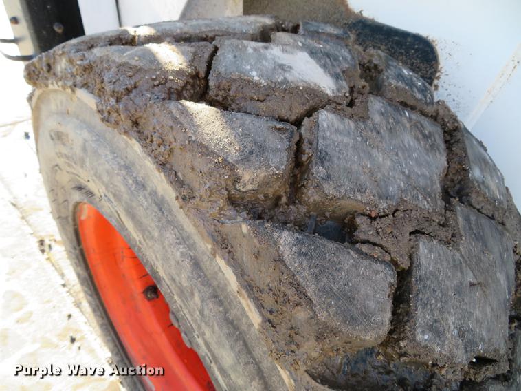 image for item DG3803 2003 Bobcat S250 skid steer