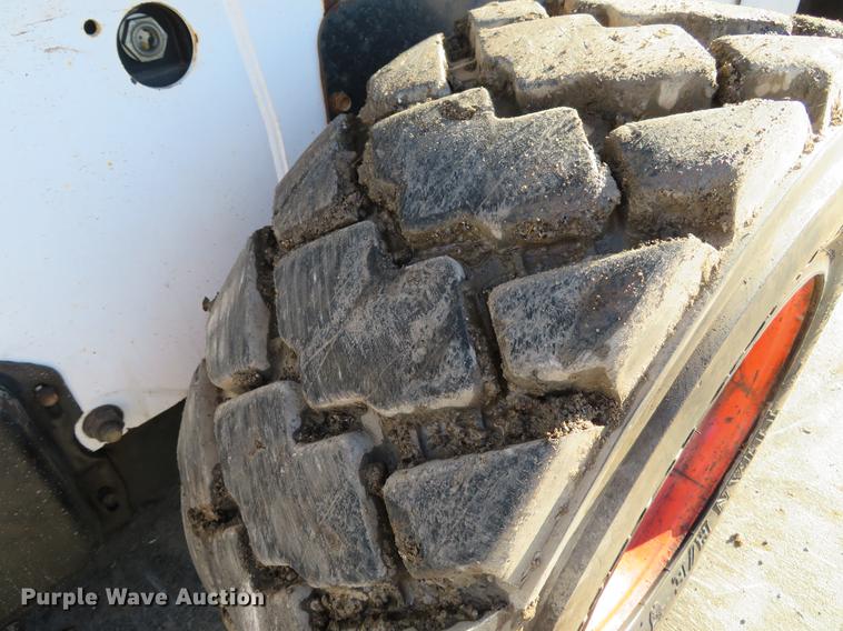 image for item DG3803 2003 Bobcat S250 skid steer