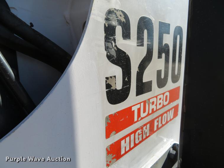 image for item DG3803 2003 Bobcat S250 skid steer