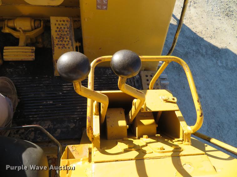 image for item DG3804 1984 Caterpillar 953 track loader