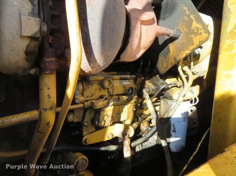 image for item DG3804 1984 Caterpillar 953 track loader