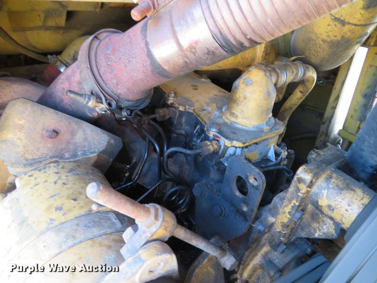 image for item DG3804 1984 Caterpillar 953 track loader