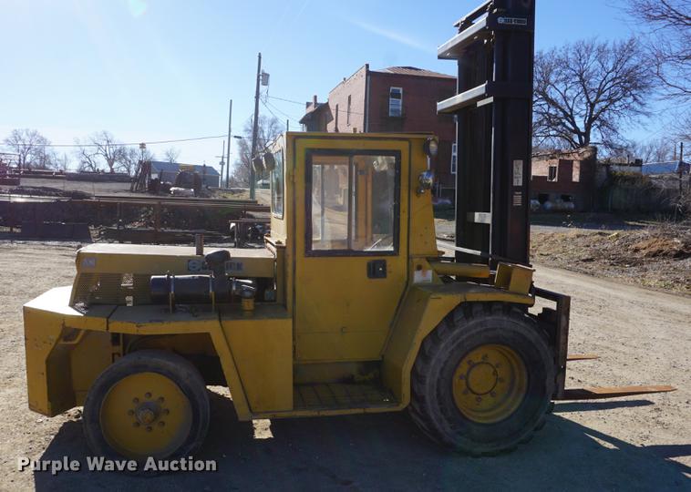 image for item DI9297 1999 Sellick SG60 forklift