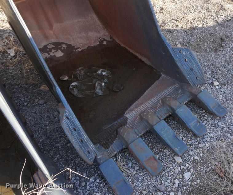 image for item DI9300 36"W five tooth excavator bucket