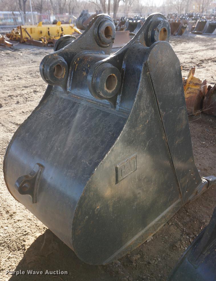 image for item DI9301 Caterpillar 32"W five tooth excavator bucket