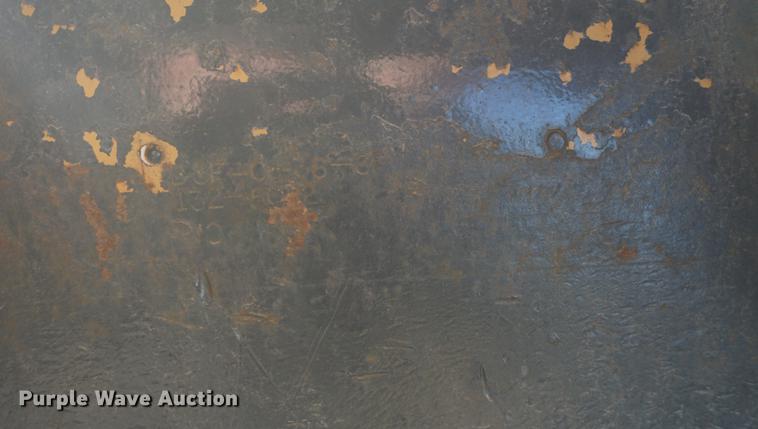 image for item DI9301 Caterpillar 32"W five tooth excavator bucket