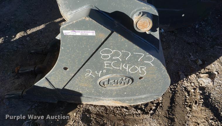 image for item DI9302 Geith 24"W three tooth excavator bucket