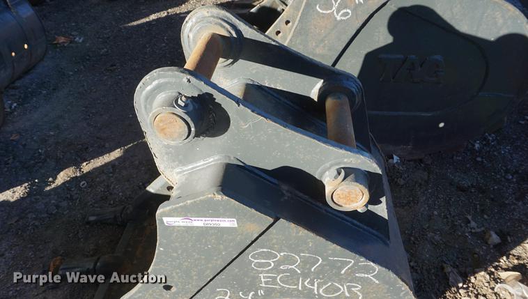 image for item DI9302 Geith 24"W three tooth excavator bucket