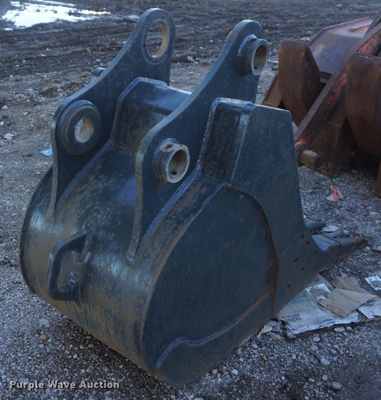 image for item DI9303 36"W four tooth excavator bucket