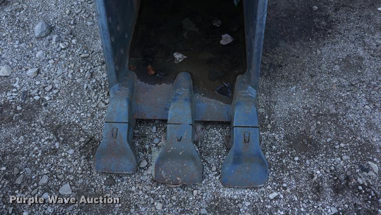 image for item DI9304 CF 30"W three tooth excavator bucket