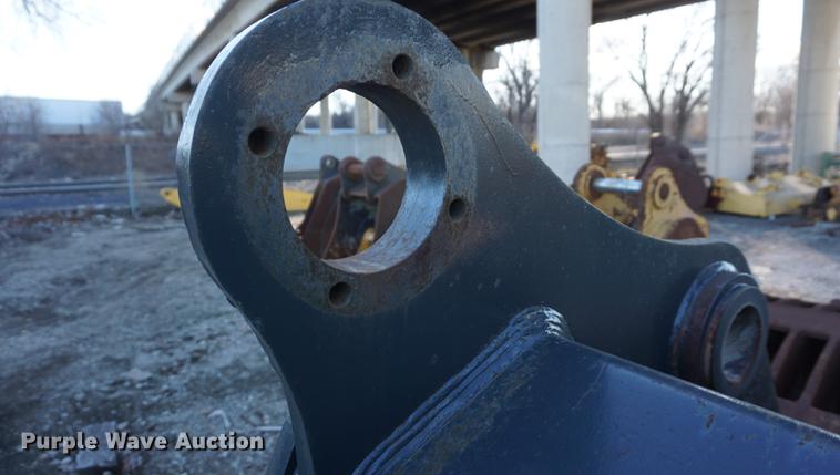 image for item DI9304 CF 30"W three tooth excavator bucket
