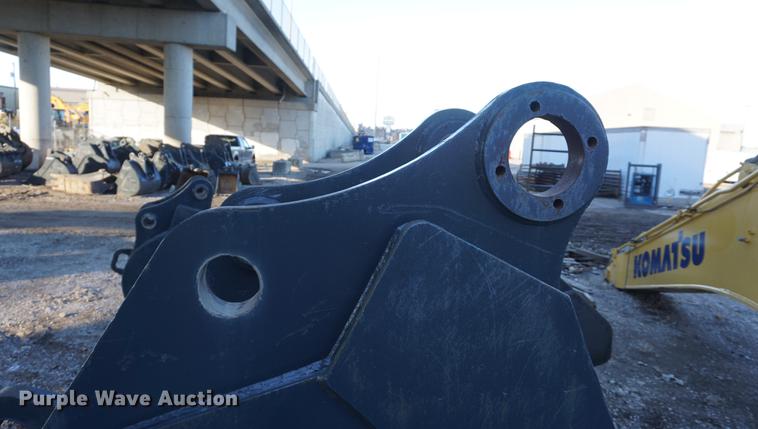 image for item DI9304 CF 30"W three tooth excavator bucket